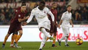 Милан продаде Нианг на Торино 