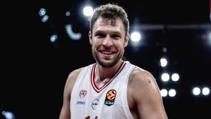 Олимпиакос пак трепери след почивката, но се измъкна в Истанбул