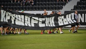 Хаос на „Лаута“! Фенове прекратиха последната контрола на Локо Пд заради Крушарски