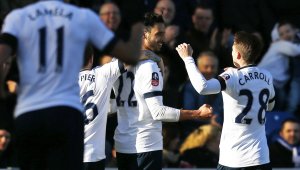 Тотнъм изкърти Колчестър за ФА Къп