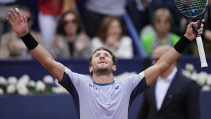 Рууд срази Циципас на финала в Барселона