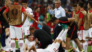 Цяла Полша плака цяла нощ за националите, но не и шефовете на "Медия Маркт"