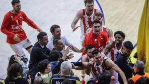 Невероятна драма! Олимпиакос взе победа с тройка в последната секунда