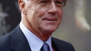 Бекенбауер: Големите играчи не се нуждаят от лента