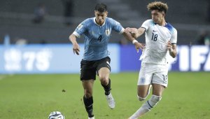 Руса сексбомба вършее в националния отбор на Уругвай + СНИМКИ