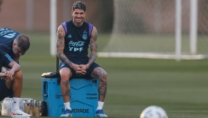 Световен шампион отново се събра с певица + СНИМКИ