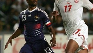 Зверски скандал между Евра и треньор спира тренировката на Франция