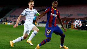 След четири операции: Ас на Барса вече тренира