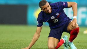 ПСЖ трепери: Мбапе се контузи