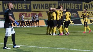 Ботев Пловдив разгроми Левски и се качи на върха