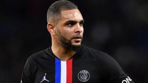 ПСЖ се разбра с Курзава за нов договор, бранителят остава в Париж