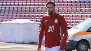 Бивш на ЦСКА спасява "кучетата" от Букурещ 