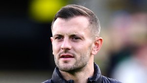 Бивш халф на Арсенал получава шанс от Шапкарите в Лига 1