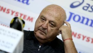 Венци Стефанов изригна: Поп Кръстю е предал Левски, Бербатов - България