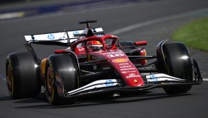Ферари и Макларън в здрава битка в Мелбърн