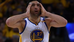 Грубиянът Пачулия остава при Уориърс