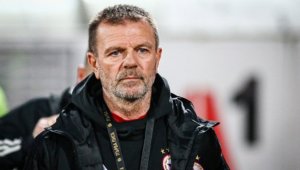 Добри новини за ЦСКА: Стойчо Младенов не е с COVID