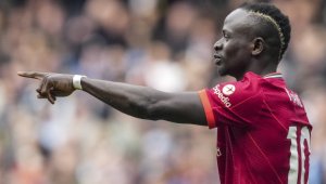 Трансферната сага с Байерн не му пречи, Мане отново бележи