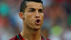 Превърнаха Роналдо в Грозното пате