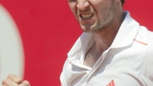 Жил Симон спечели за трети път трофея в Букурещ