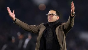 Фаворитът за Челси обича да "паркира автобуса"