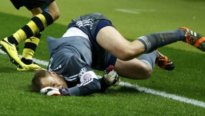 Оливер Кан: Нойер е под стрес