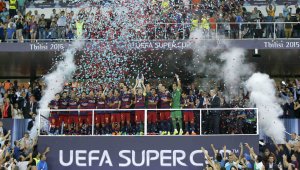 Барса изпусна питомното, но хвана дивото във фиеста с 9 гола