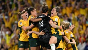 20 дузпи пратиха Австралия на полуфинал на световното за жени