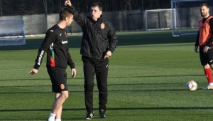 Хубчев коментира сагата с Левски и България