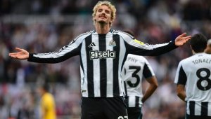 Наследникът на Исак вкара в дебюта си за Нюкасъл