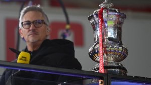 Линекер с тежки думи за Тотнъм след уволнението на Санто