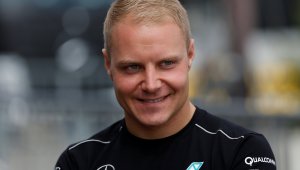 ОФИЦИАЛНО: Ботас остава в Мерцедес и за 2018-а