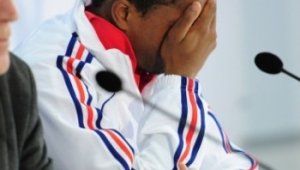 &quot;Петлите&quot; съвсем изкукуригаха, Евра и Рибери плачат пред журналисти