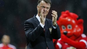 Режат алчния Ван Гаал за треньор на Белгия