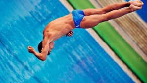 Евала, Боги! Талант в скокове във вода си "маха главата" с марихуана