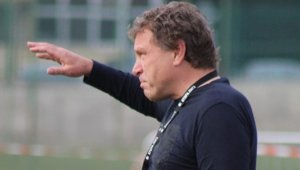 Култовият Вили Вуцов тръгна с победа