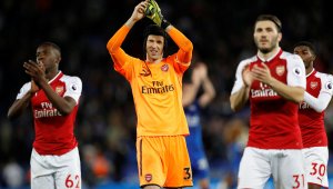 Наполи се насочи и към Петер Чех