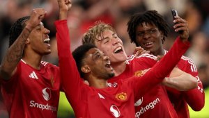 Барбекю вместо парад при триумф на Юнайтед