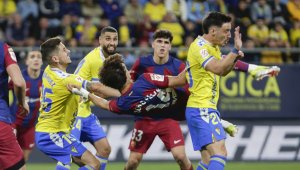 Задна ножица на Феликс остави Барса в играта