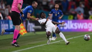 Букайо Сака няма притеснения да бие дузпа за Англия