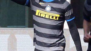 Дължи ли Интер пари на Юнайтед за Лукаку?