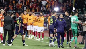 Скандалът в Турция се разгаря! Над 1000 играчи, участвали в незаконни залози, има от грандовете