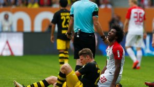 Борусия Дортмунд загуби полски бек за дълго