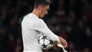 Йозил слага специални обувки за Лудогорец