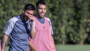 Меси и Алба сияят от щастие в Маями