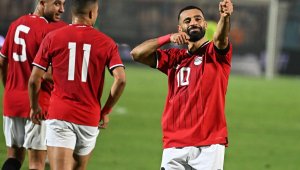 Като фараон! Салах носи Египет на гърба си