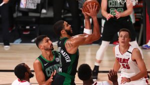 Битката продължава, Бостън удари Маями