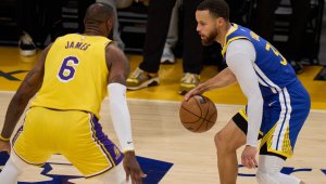 От Голдън Стейт опитали да съберат ЛеБрон със Стеф Къри