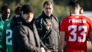 Берое взе полузащитник от Израел