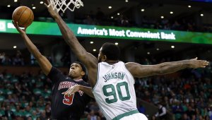 Биковете прегазиха Бостън и вече водят с 2-0